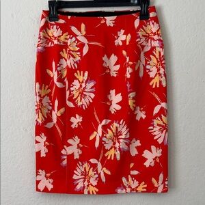 Like New! Lyssé Floral Red Women's Pencil Skirt in Size S